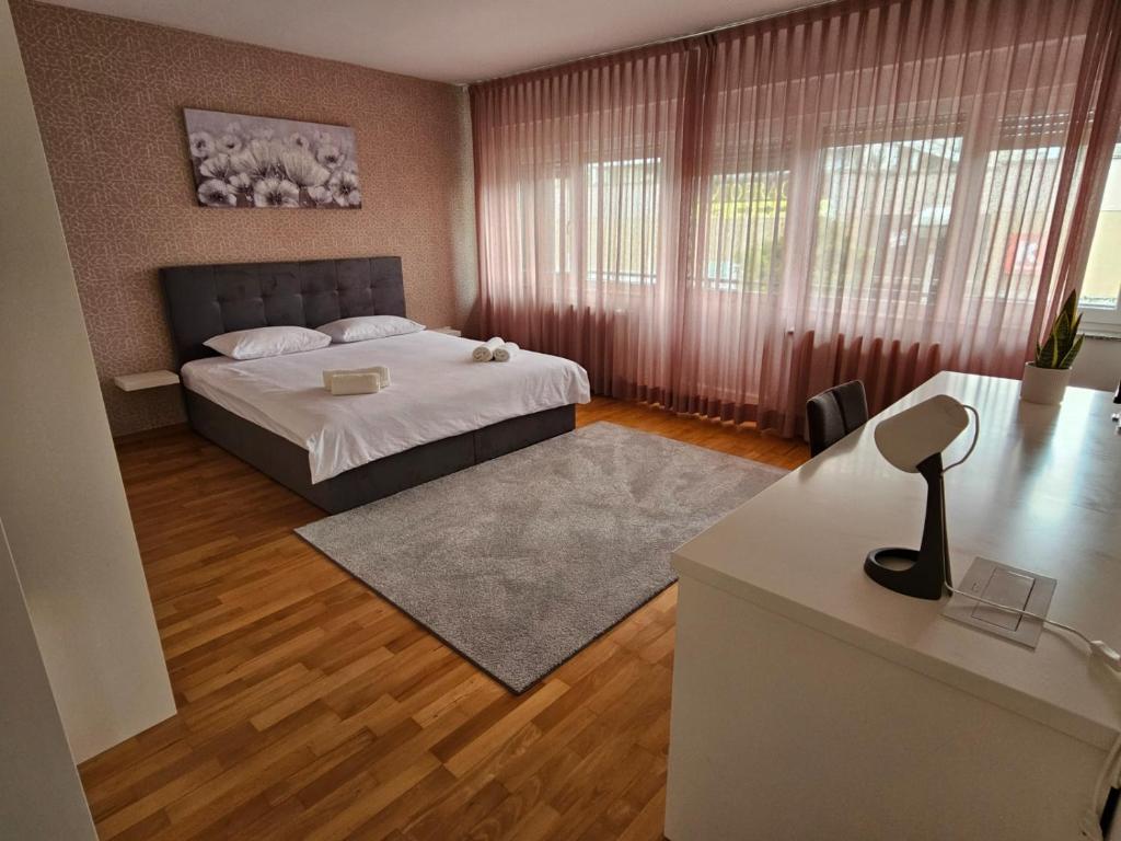 Comfort Rooms Remiza - Private Parking - Self check-in