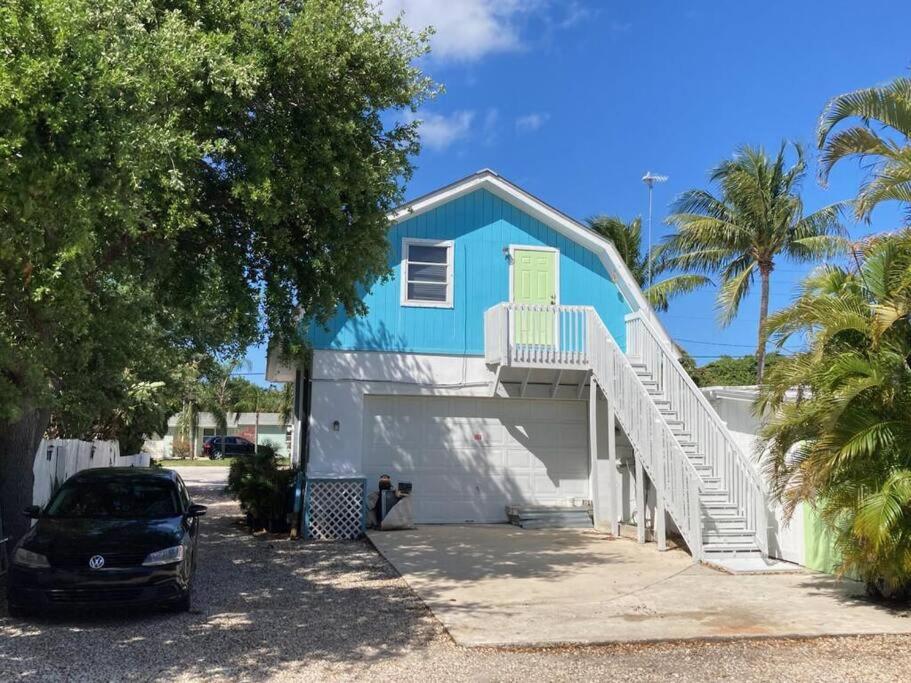 Tree-house style cabin Loft apt North Palm Beach image