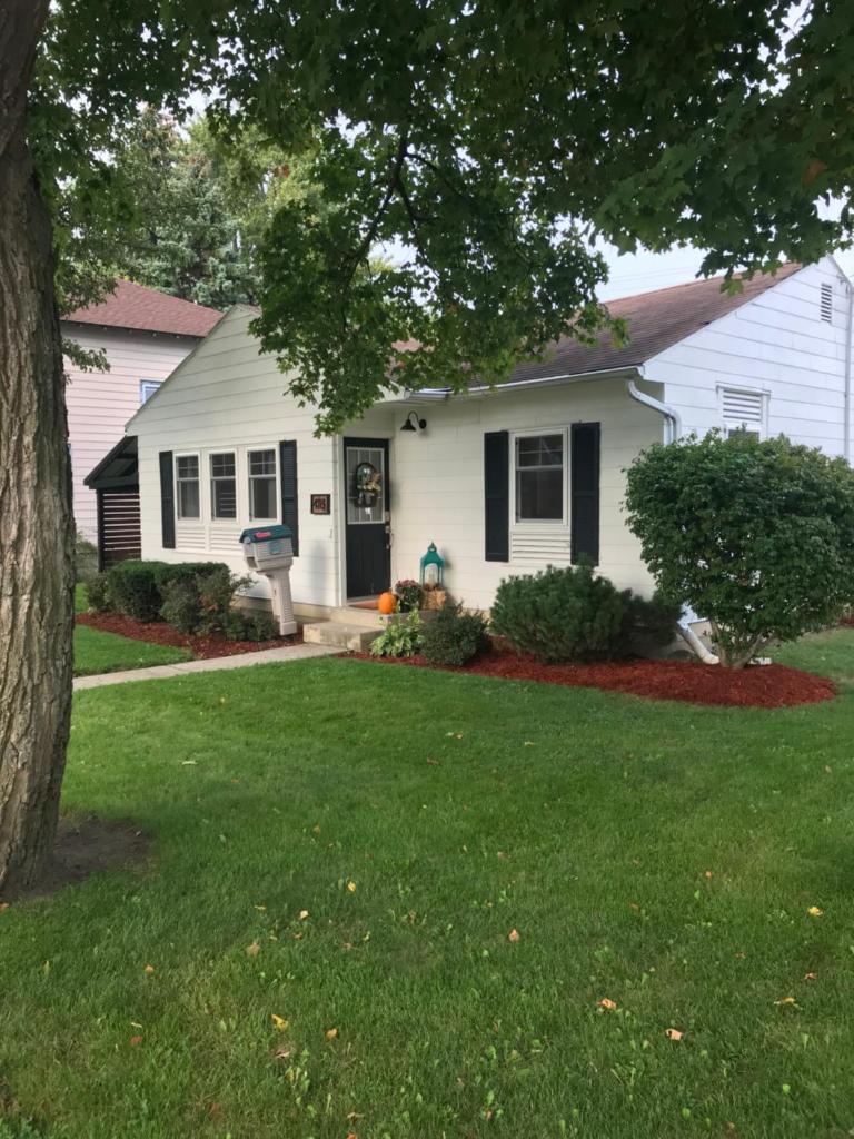 Cheerful 2 Bedroom Cottage on 5th