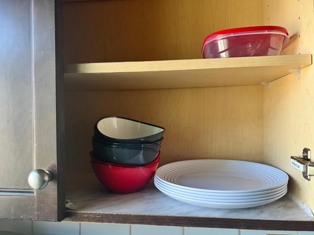 Spacious room with TV, Wi-Fi, Netflix, Parking photo 3