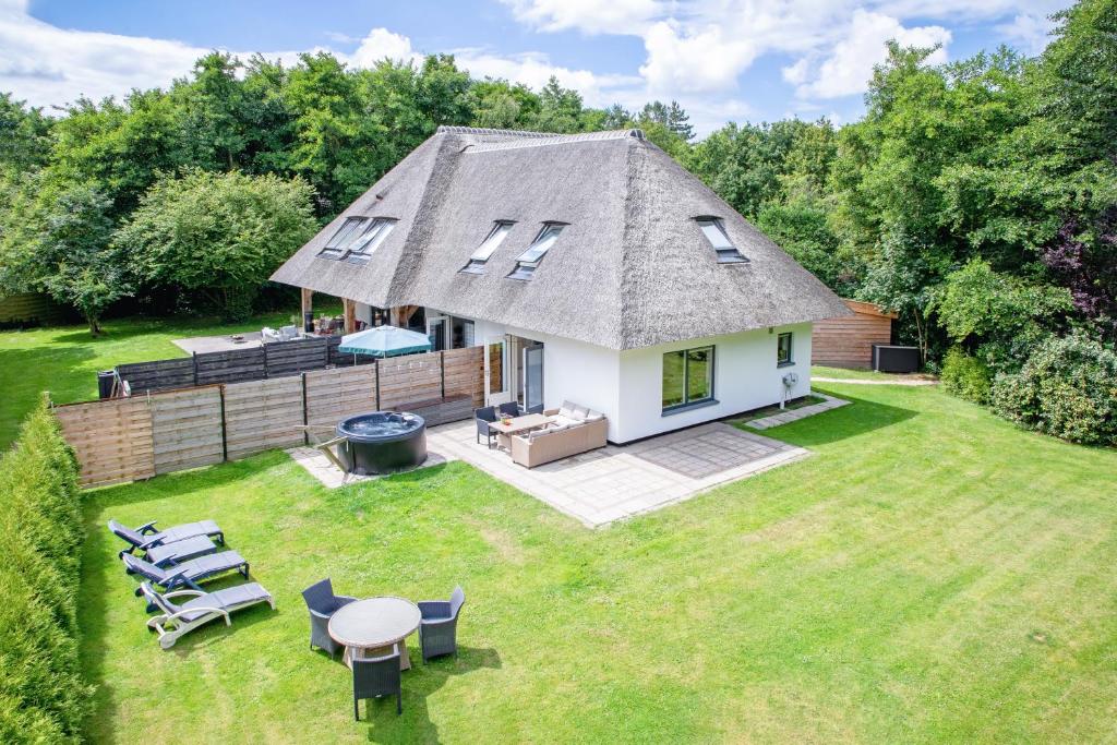 The island life texel met jacuzzi photo 2