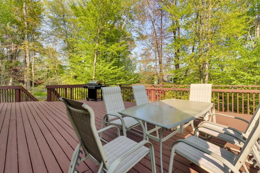 Stunning Pocono Lake Vacation Rental with Huge Deck! photo 1