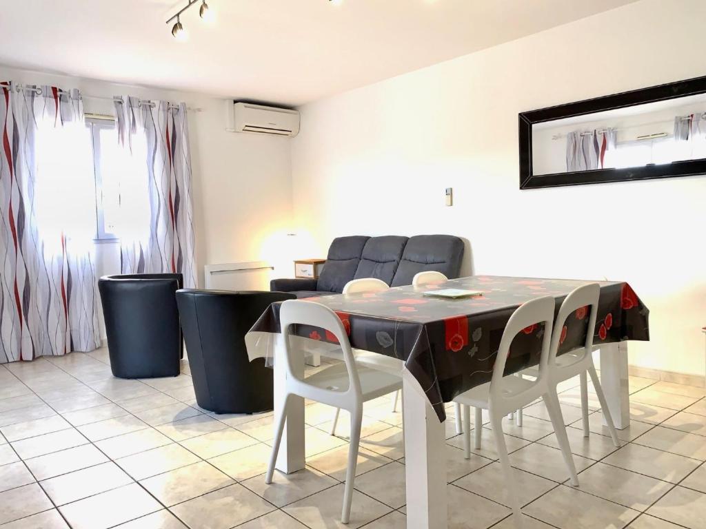 Maison Mèze, 4 pièces, 6 personnes - FR-1-604-19 photo 1