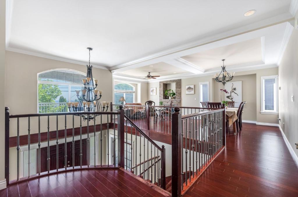 Share Home 1BD suite in Coquitlam photo 4
