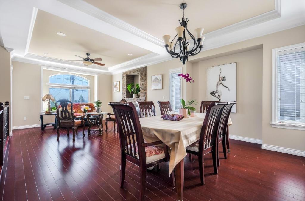 Share Home 1BD suite in Coquitlam photo 3