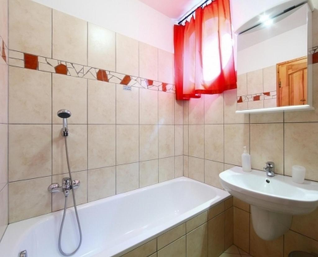 Апартаменты (Апартаменты с балконом (2 взрослых)), Centrum Apartmanház