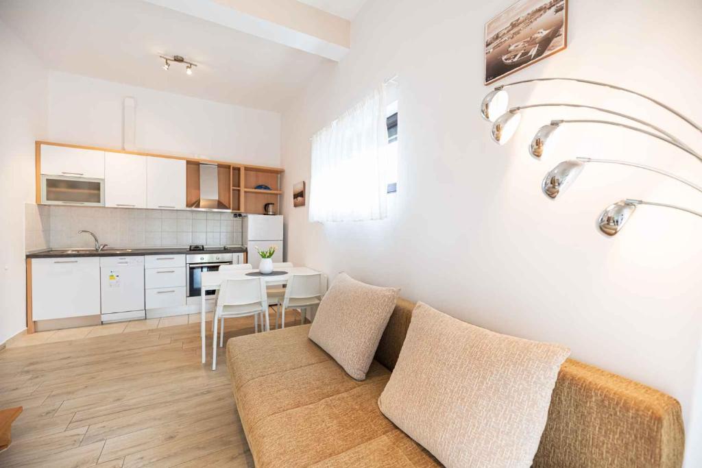 Apartments in Ljubac/Zadar Riviera 26786 photo 3