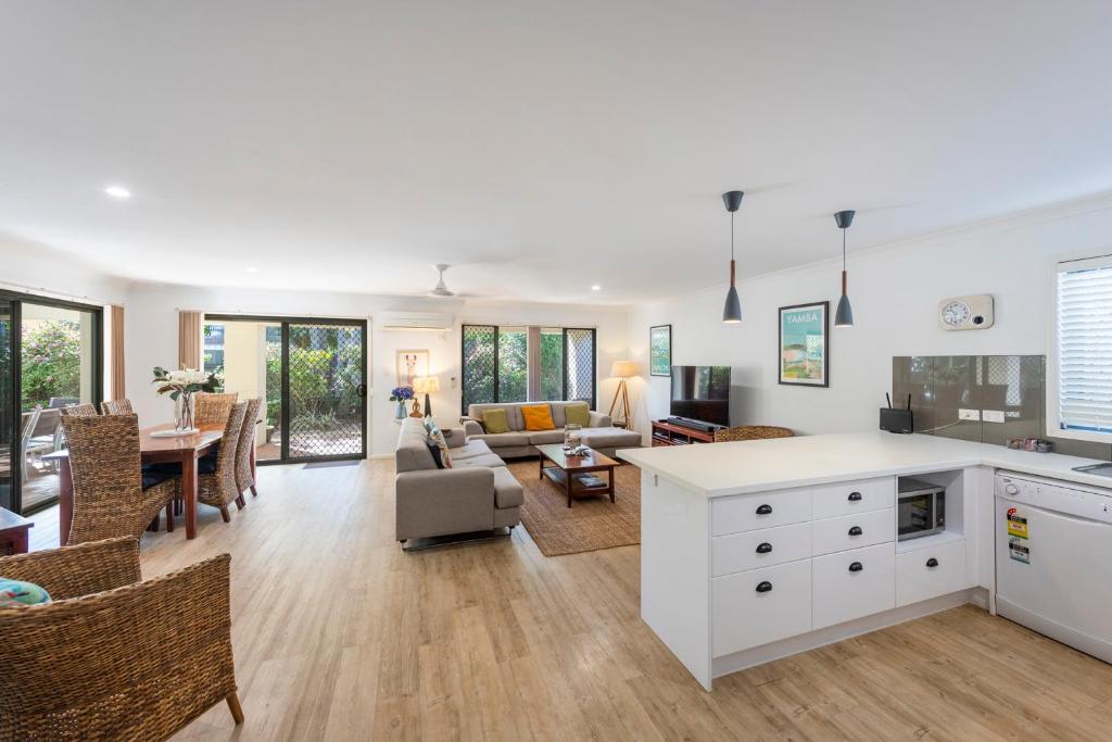 32 Beachside - LJHooker Yamba photo 1