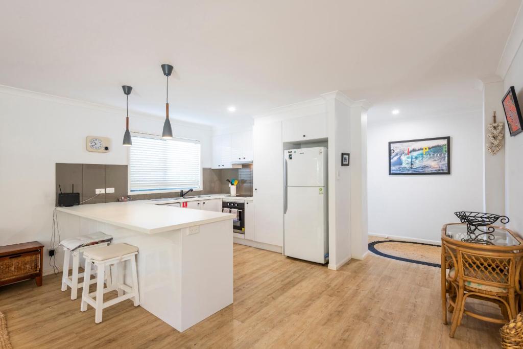 32 Beachside - LJHooker Yamba photo 4