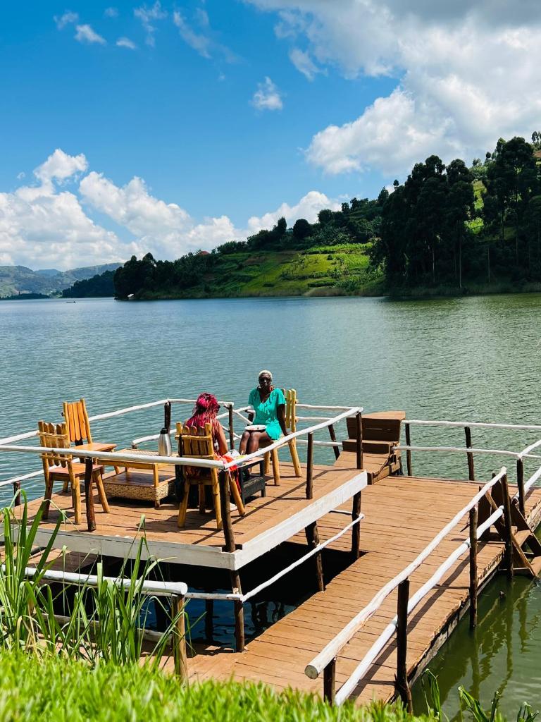 Lake Bunyonyi Rock Resort photo 3