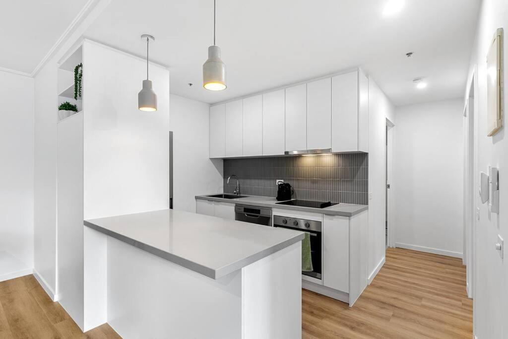 2-Bedroom Apartment in Paris End of Melbourne CBD photo 4