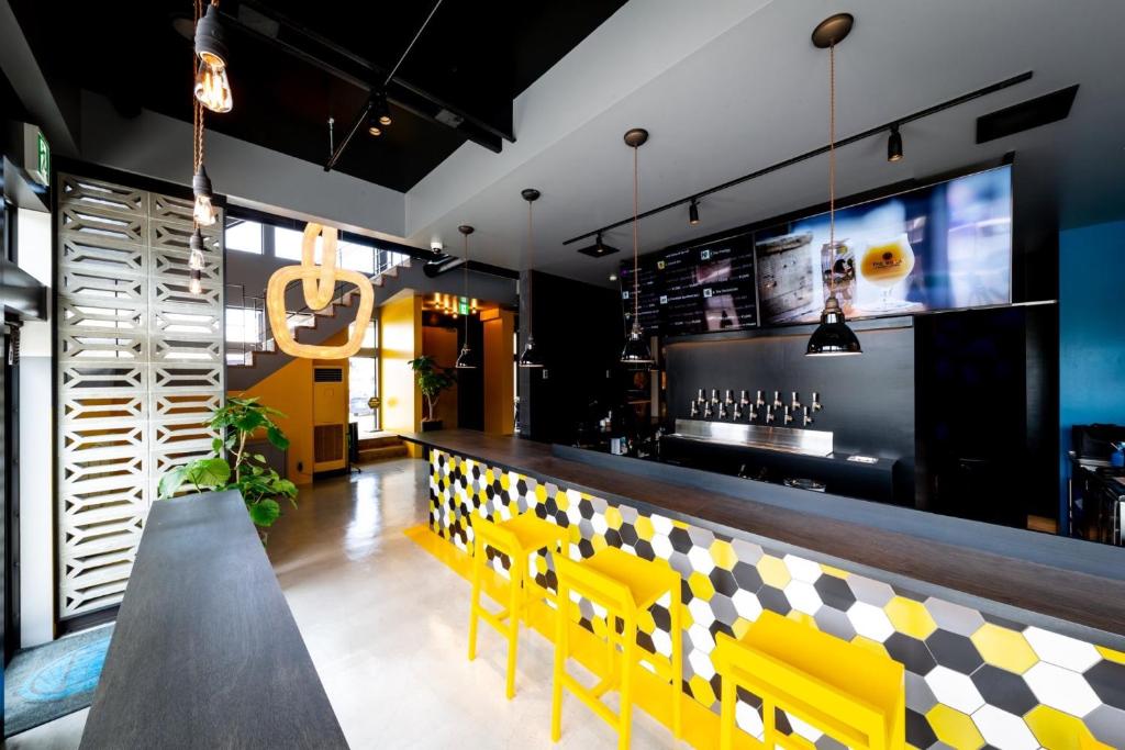 The Villa & Barrel Lounge photo 2