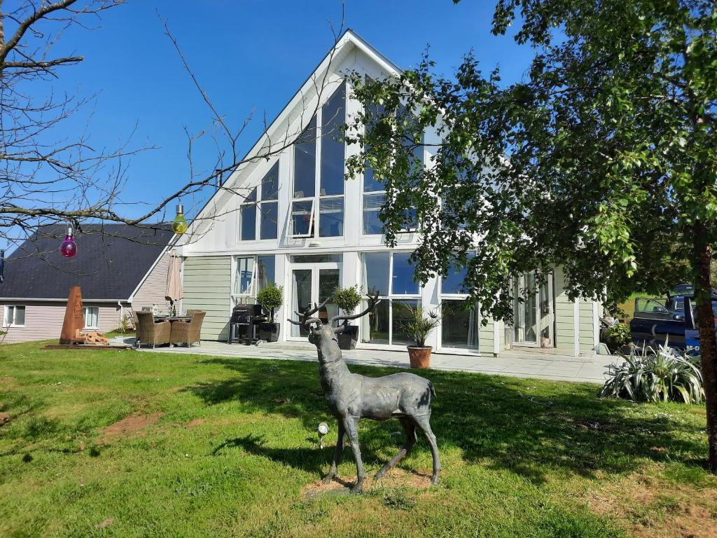 Stunning 55 Riverun on the banks of the lovely Riv photo 1