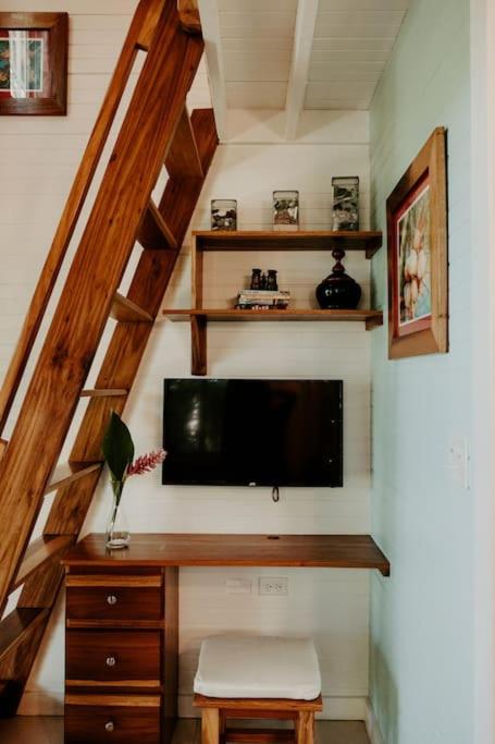 CoconutTree Bungalow of Villa Paraiso / Beachfront photo 4