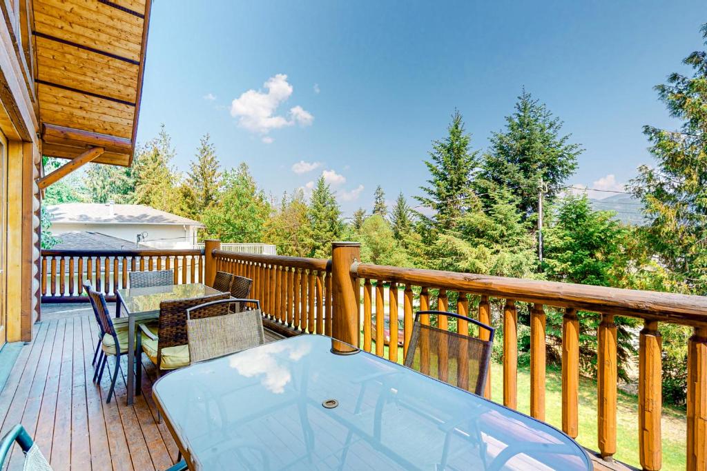 Lakeview Chalet photo 3
