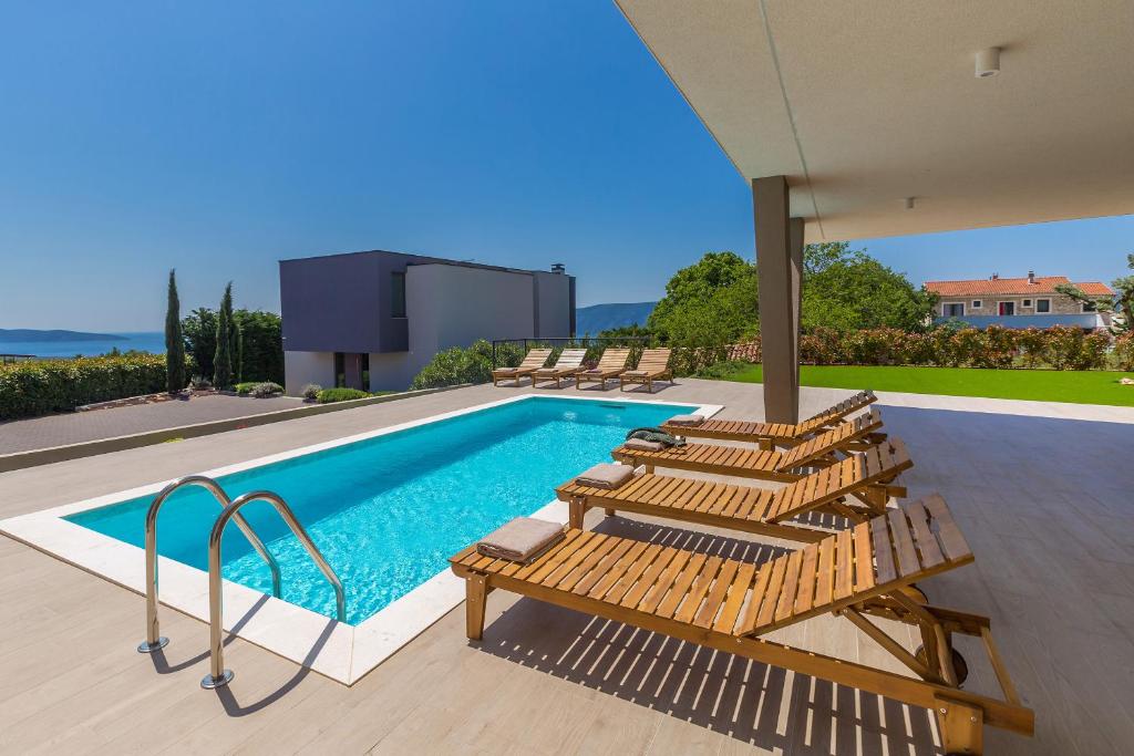 Villa VISTA with private pool and sauna photo 4