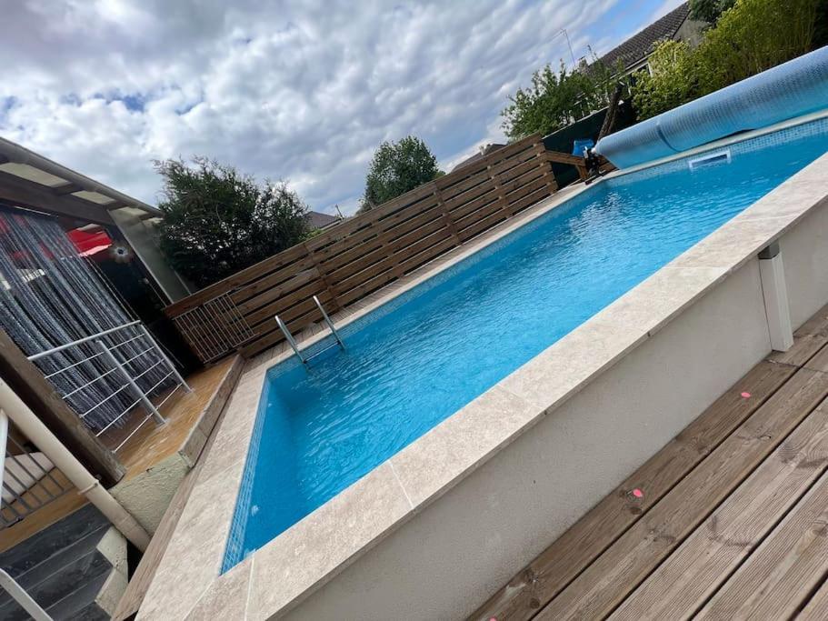 Kings Villa near Disneyland reserved only for family with kids - Tap to explore photos