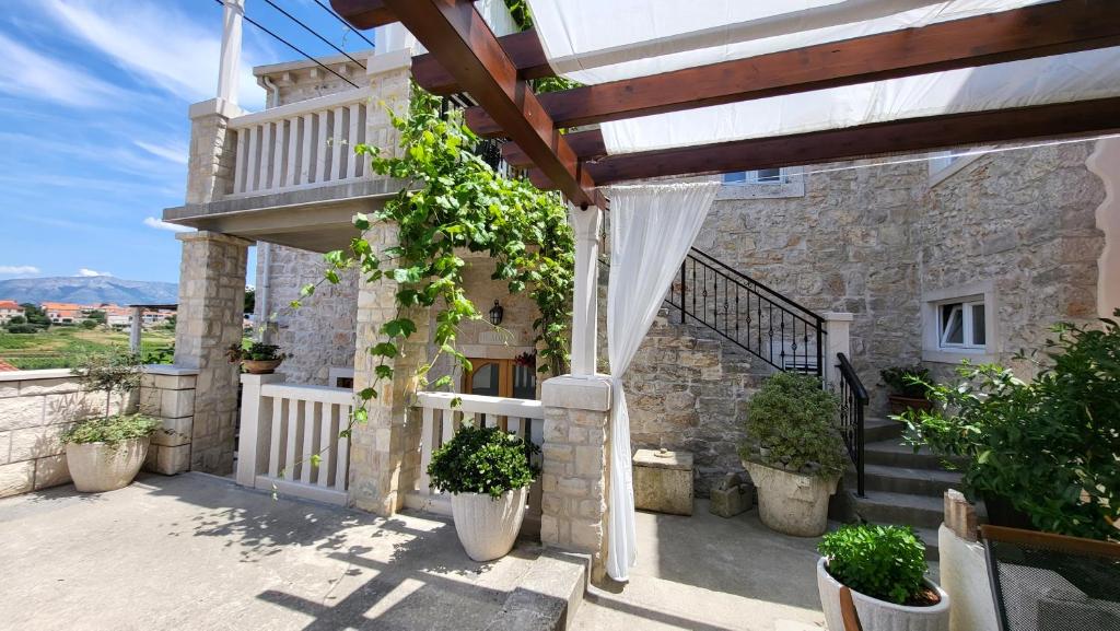 Stone House Apartments Didini Dvori Lumbarda photo 4