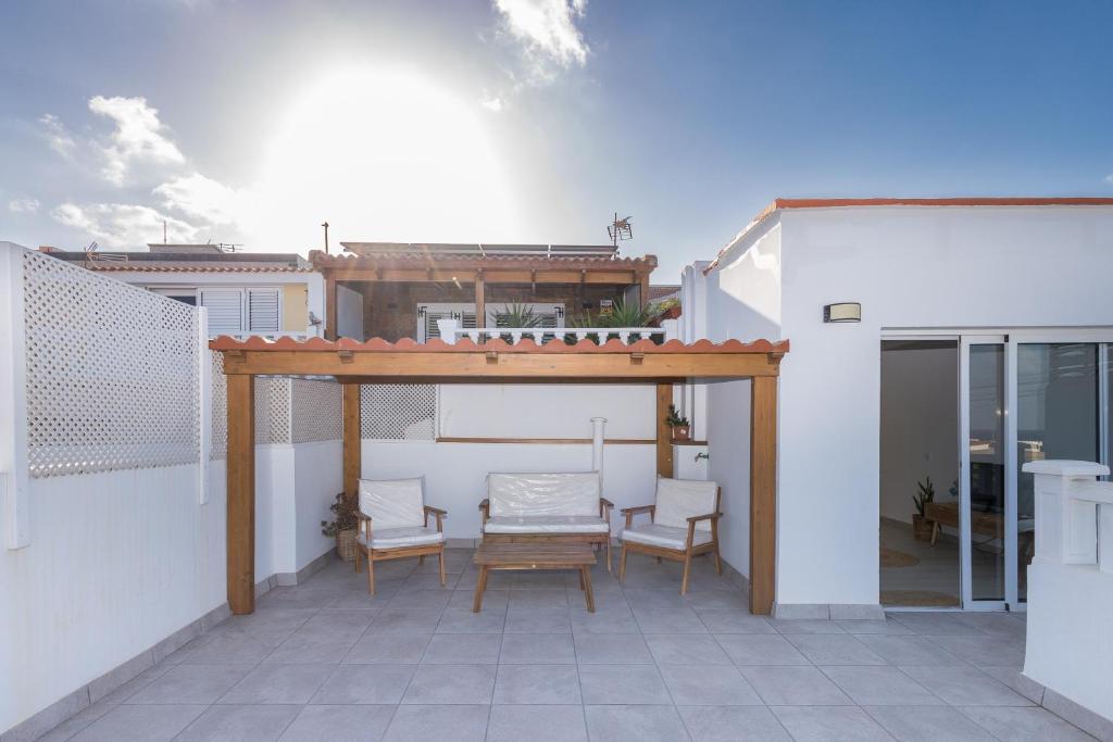Sea Views Private Terrace 2BR House near the Beach photo 4