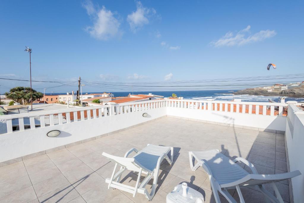 Sea Views Private Terrace 2BR House near the Beach photo 2