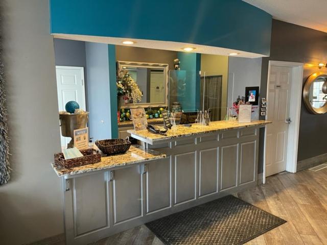 River Hills Hotel- Mankato photo 2