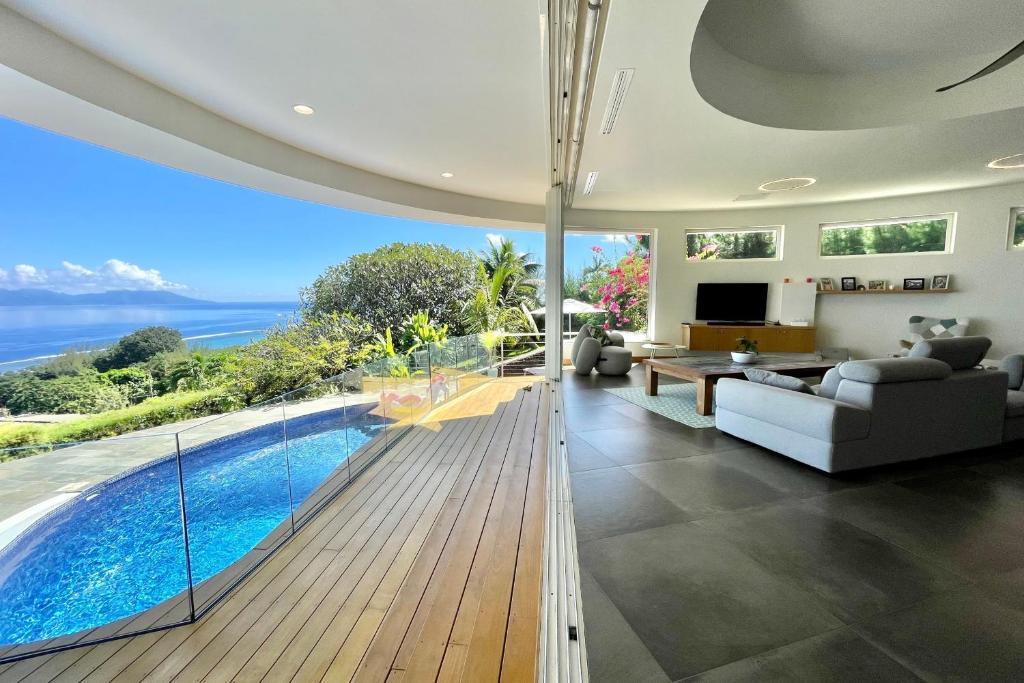 Villa Menemene one of a kind place in Tahiti photo 1