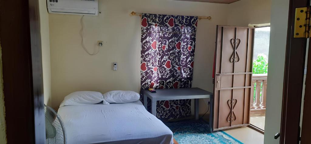 Yogi Home Stay Near Freetown Airport photo 4