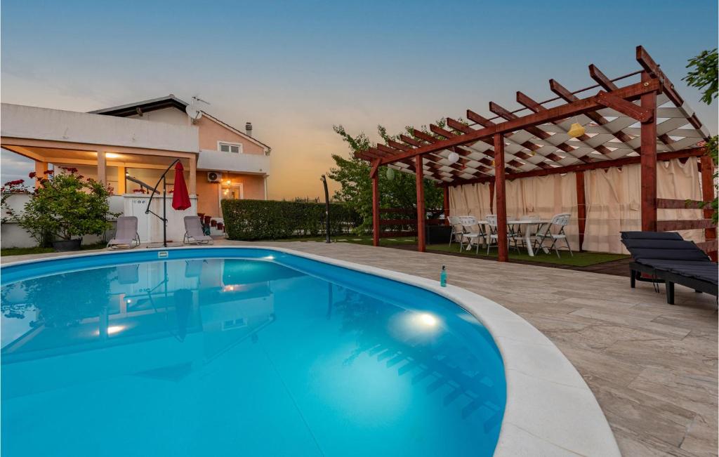 Amazing Home In Razanac With Outdoor Swimming Pool, Wifi And 3 Bedrooms photo 1