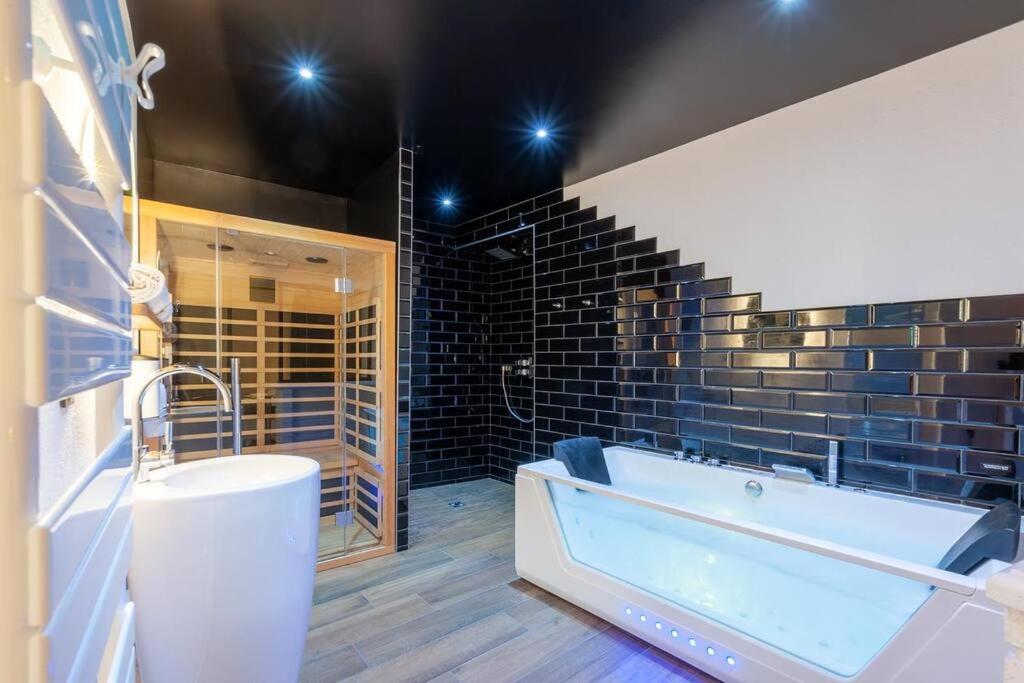 Bayeuzen - Le Baldaquin - Nuitée avec Spa Privatif photo 1