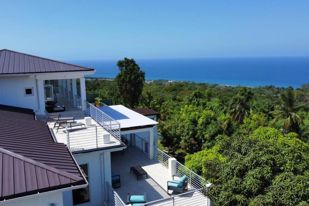 Olive Branch Villa *Luxury/ Fine Dining* photo 4