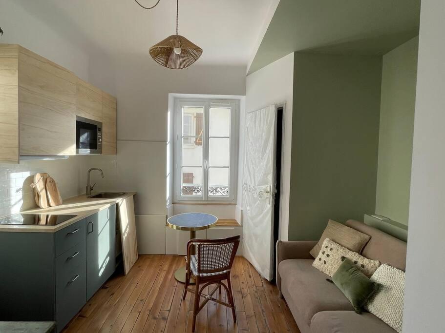 Studio Biarritz 2 min Halles, 3 min plages, plein centre.