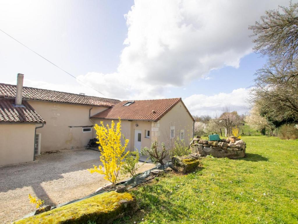 Gîte Saint-Martial-de-Valette, 3 pièces, 4 personnes - FR-1-616-305 photo 4