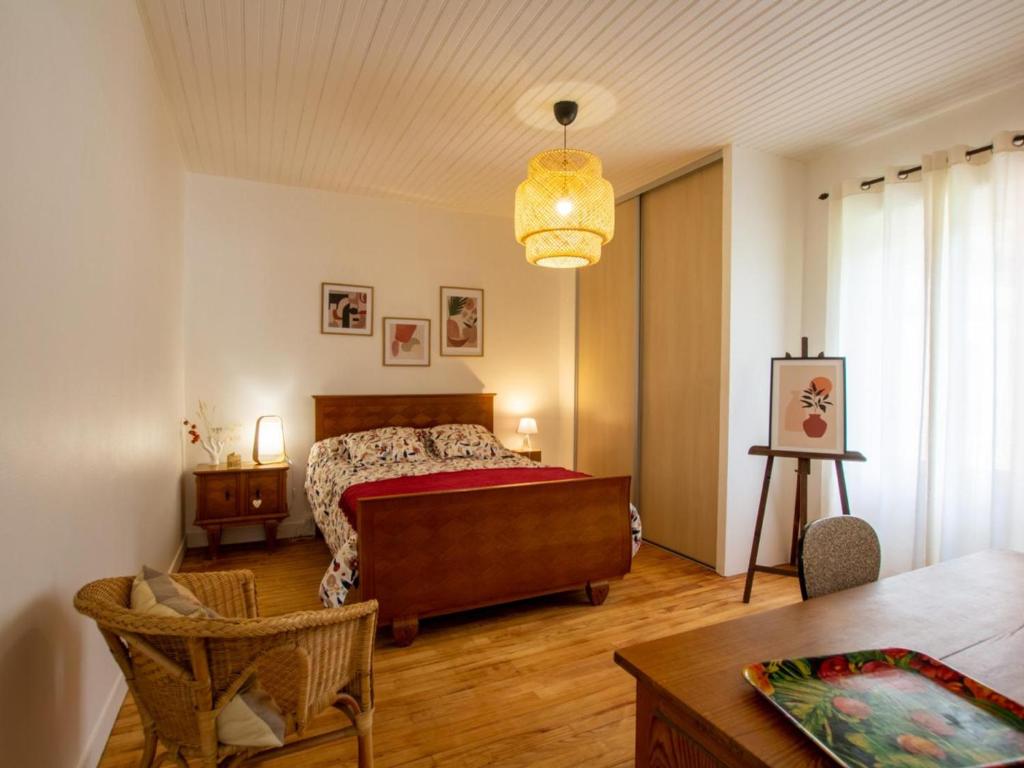 Gîte Tocane-Saint-Apre, 4 pièces, 6 personnes - FR-1-616-314 photo 4