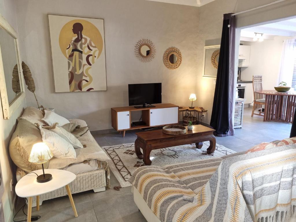 Appartement au coeur d'Orient Bay avec terrasse jardin Jacuzzi et citerne photo 4