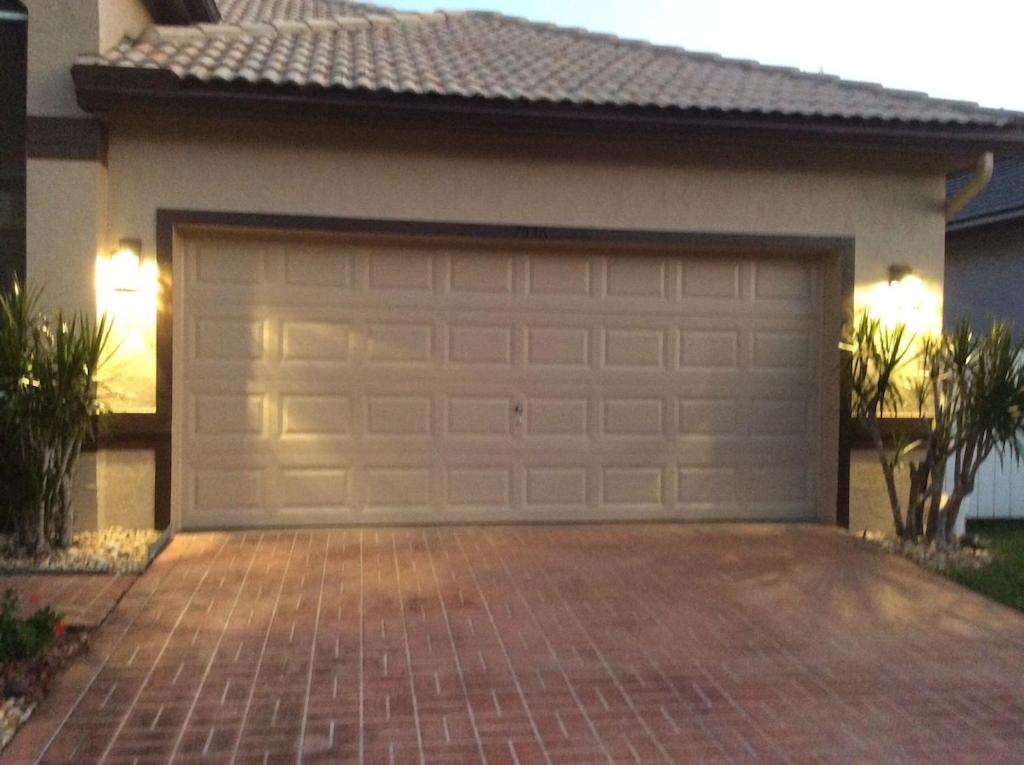 Beautiful furnished 3 BR home, pool, clubhouse access - if interested, please provide your name, contact info photo 1