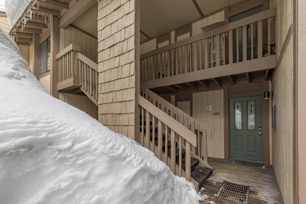 Spring into our Brand New Modern Mammoth Cabin! photo 3