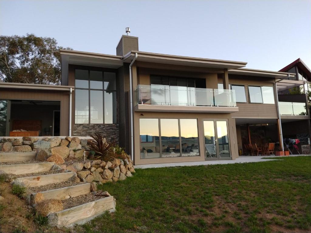 Willow Bay Lodge