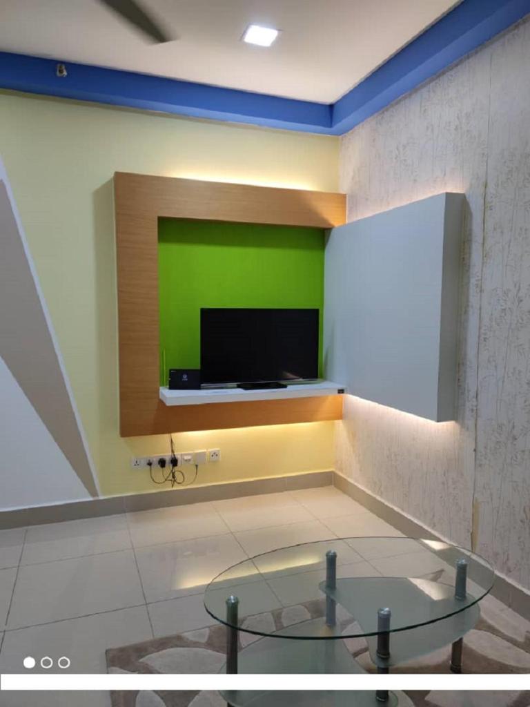 Shaftsbury Residence Cyberjaya with free parking & Netflix photo 1