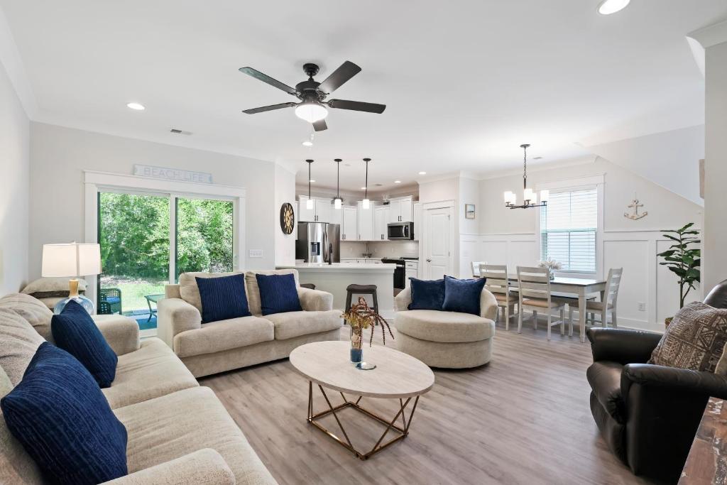 28 Pink Sand Lane Luxury Vacation Home image