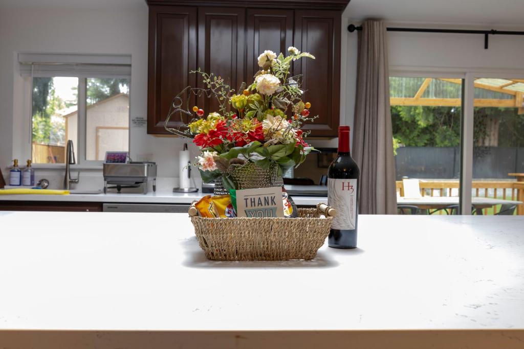 Enchanting Luxury Vacation Home with Prime Location, Office, and Spacious Yard photo 3