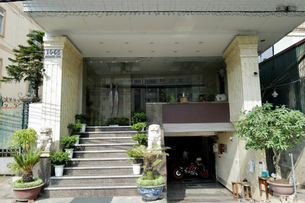 OYO 1045 B Hotel
