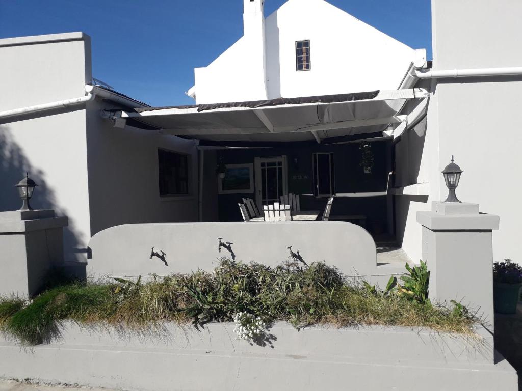 Bellhouse Guesthouse photo 1