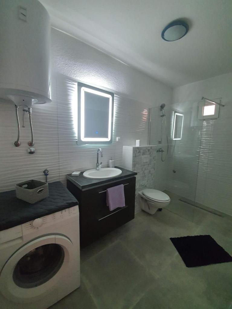 Apartments Lola photo 3