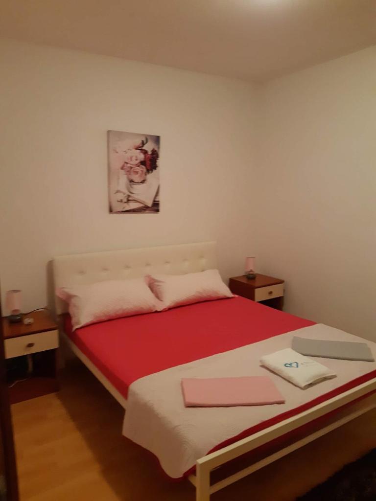 Apartments Lola photo 1