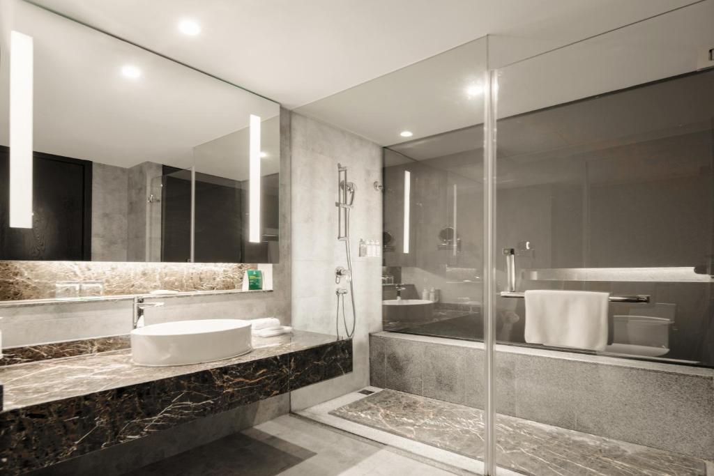 Holiday Inn Shanghai Hongqiao West, an IHG Hotel photo 3