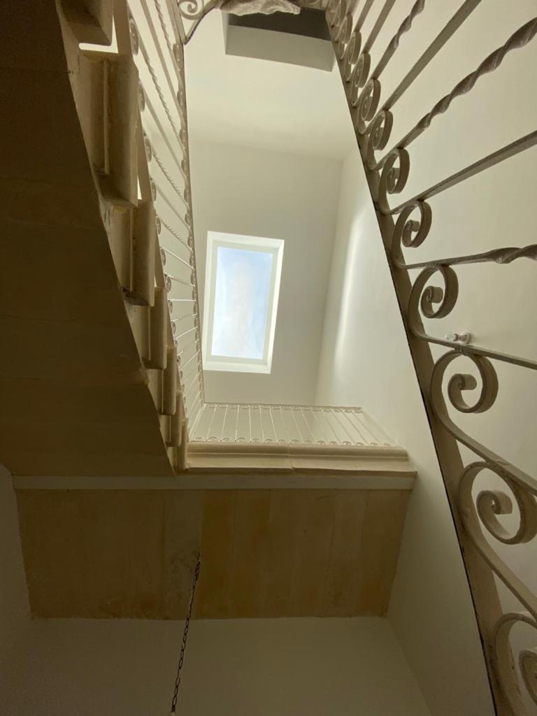 The Luxury Home - Next to airport! photo 4