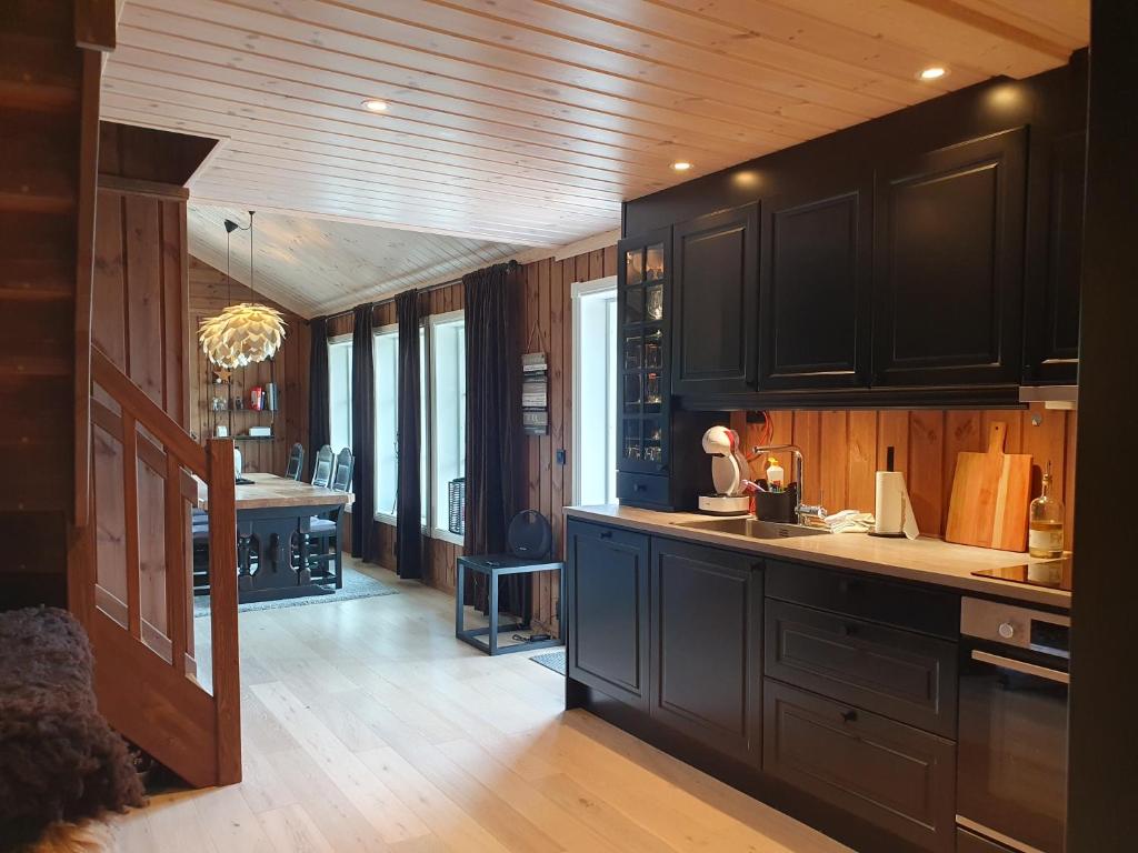 Wonderful cabin with amazing mountain - view photo 3