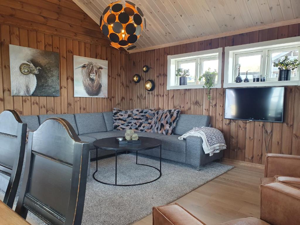 Wonderful cabin with amazing mountain - view photo 2