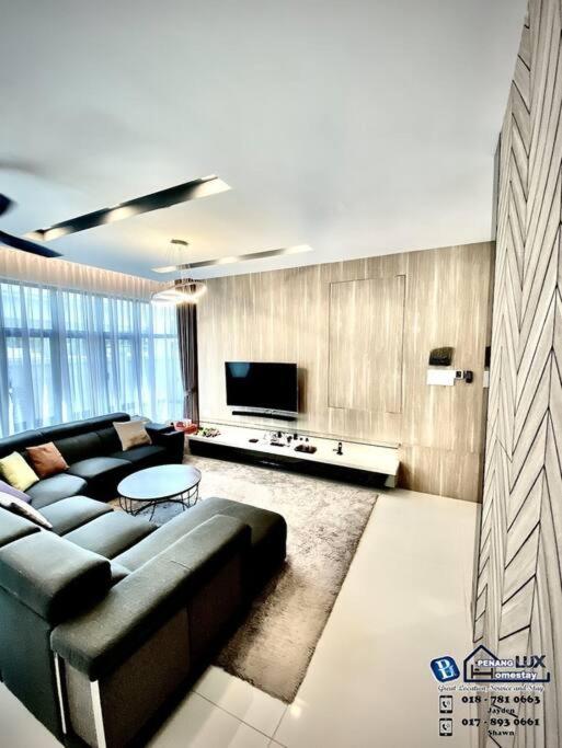 Batu Ferringhi Luxurious Modern Designed 5BR House photo 1