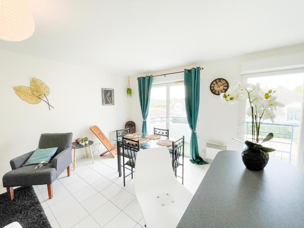 Appartement en Résidence avec Piscine photo 1